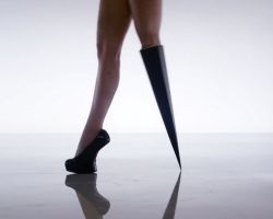 01 Viktoria Modesta